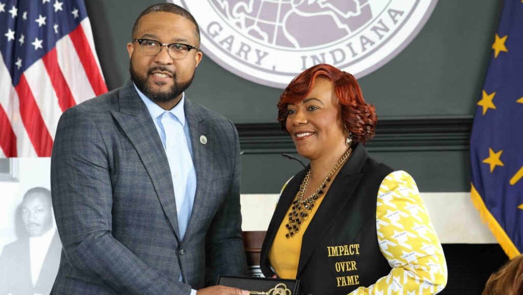Martin Luther King Jr.’s daughter presented with key to the city of Gary