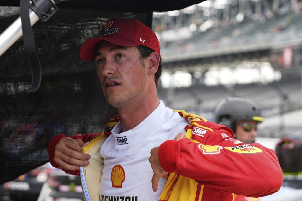 Joey Logano forced to pits after losing right rear tire in Lap 135